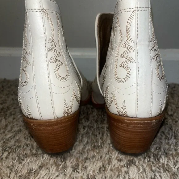 Ariat Women’s Dixon Short Western Fashion Boot - Size 9 Pre-owned - Picture 4 of 6